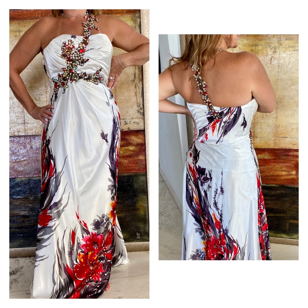 🎉HP🎉 CAMILLE LA VIE STUNNING GOWN